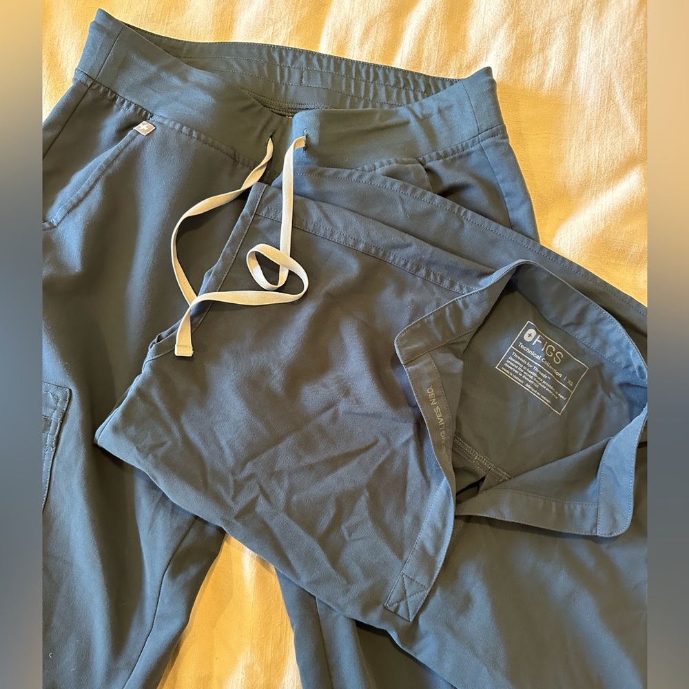 Figs scrub set